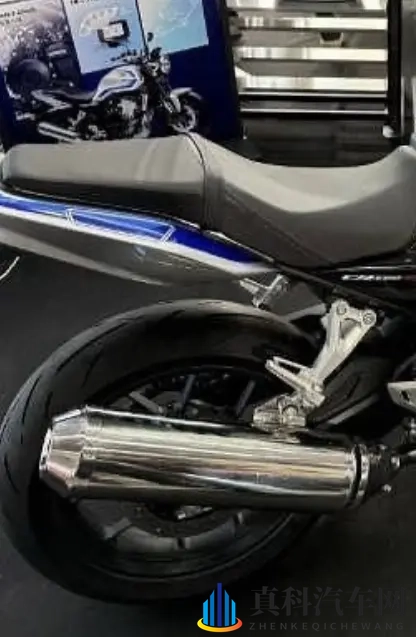 本田CB500SF到店实拍 4万级带电子离合 国产500级街车迎最强对手-3