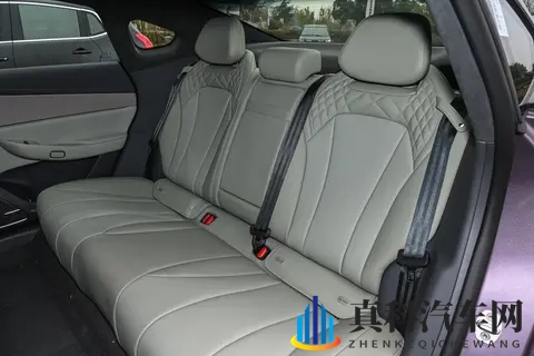 2025 款星途星纪元 ES：15 万出头买高端配置？这款车真没跟你开玩笑-2