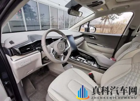 三个老外换着躁我一个故事：全球挑战者激战：传奇赛车对决-2