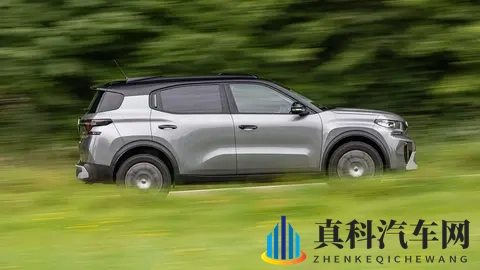 小价位，大气场？试驾雪铁龙C3 Aircross：法式的复古魅力-2