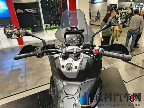EICMA 2025：Aprilia SR GT 400跨界踏板，融合丰富电控与探险灵魂-1