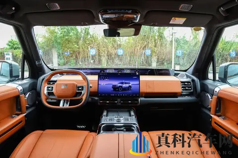 30 万级能渡水的方盒子！奇瑞新SUV 空悬+四驱，馈电油耗 795L-2