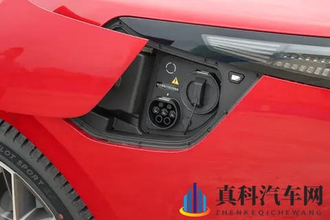 从动力到续航都惊喜!2025 款星纪元 ES 试驾,附 11 月专属购车福利-1