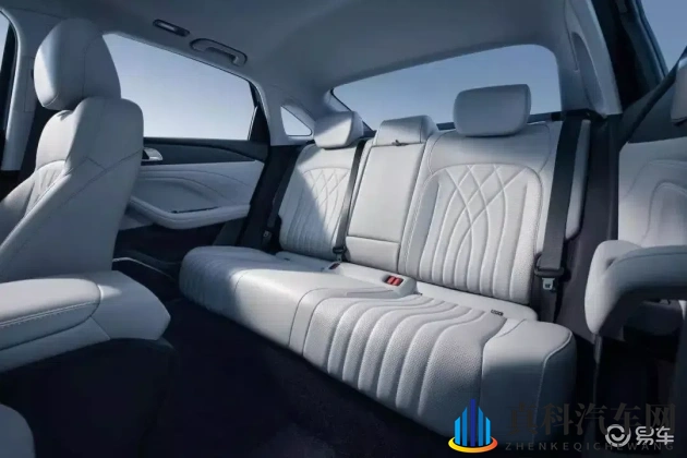 传媒AV：汽车营销新突破，VR,AR技术引领未来体验-2