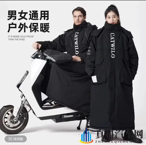 电动车挡风被被禁用，冬天骑车族想出御寒新招，网友看后惊呼聪明-2