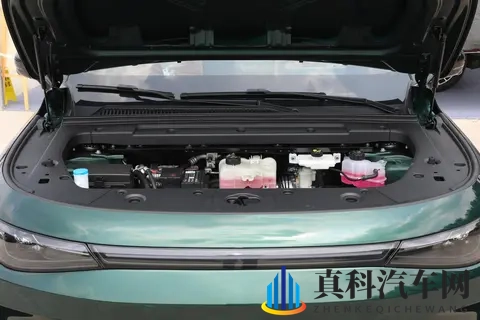 17万买6座车,选零跑C16纯电版,续航630km,空间大-1