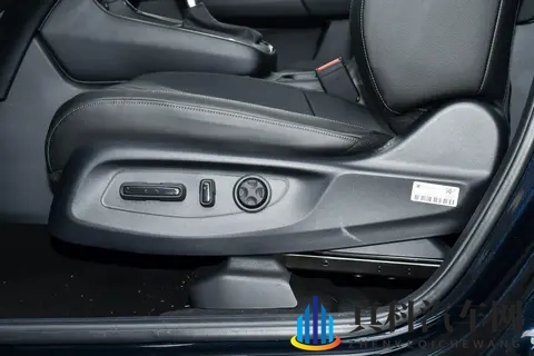 小罗莉无套内谢2O2O：青春萝莉无防护，感恩2020同行记-3