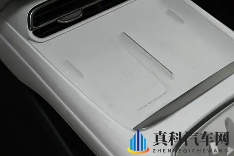 深蓝L06：颜值、智能、操控全拉满，合资车真慌了，适合年轻人-3