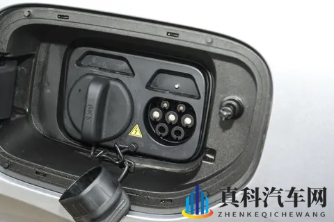 6座SUV越来越火，预算30万以内，深蓝S09值得看看！-2