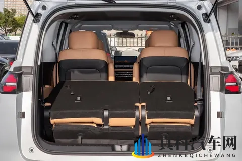 家用MPV新选择？不到11万起，真7座大空间，家用选它真香吗-2