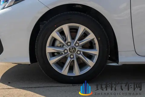 丰田卡罗拉双擎:入门即高配,这三款车到底该怎么选?-1