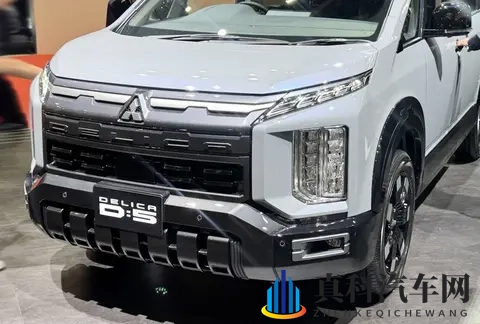 三菱新款四驱越野MPV亮相，侧滑门，2+3+2座椅，搭载2.2T柴油动力-1