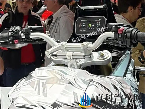 富婆按摩高潮了几次:高端汽车按摩体验,竟让富婆高潮?-1