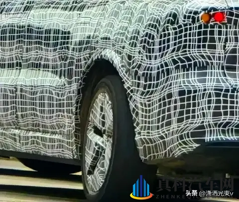 理想L9换代谍照曝光，后轮转向真能解决停车难？-3