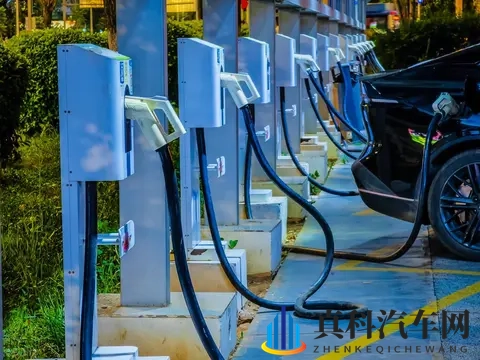 中午抢充电桩比半夜还便宜?网约车的省钱算盘教会了私家车主!-2