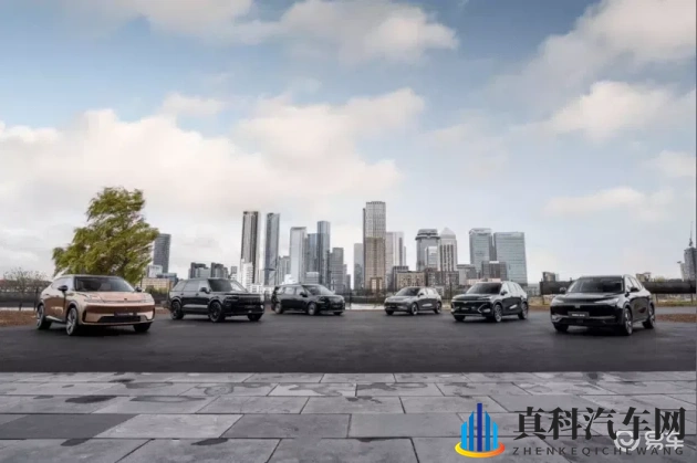 juliaann 大屁股:Juliaann身形丰腴,曲线迷人-2