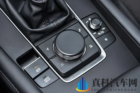 开昂克赛拉，嘴硬了3年，高速服务区被上了一课-1