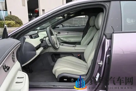 星纪元 ES 2025 款增程 Ultra 四驱旗舰，实用与质感兼顾-1