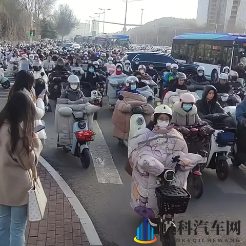 体育生被龟责榨精潮喷：运动员遭压榨,体液失控喷涌-3