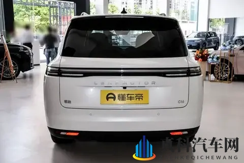 六座大空间SUV落地不到20万,还带终身质保,性价比太稳了-3