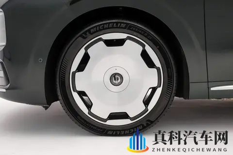 别急着买问界M7！零跑D19盲订开启，增程版也有500km纯电续航-3