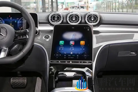 从早高峰堵到深夜，我把 “狗都不开” 的 C260L 开明白了！-1