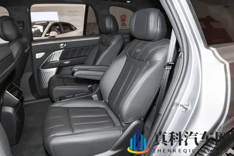 30万级大六座SUV抉择:深蓝S09与乐道L90,这些细节决定该选谁-2