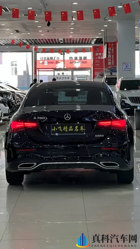 一手准新奔驰A级，15万内体验豪华轿跑风范！-3