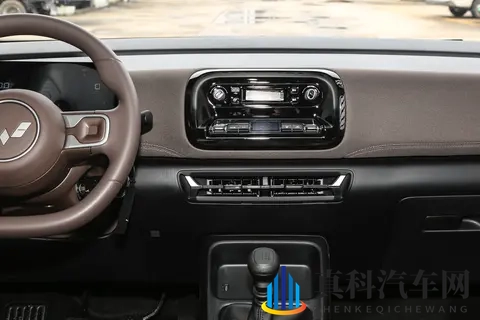 家用MPV如何选？五菱星光730插混版，全家人都满意的一台车-2