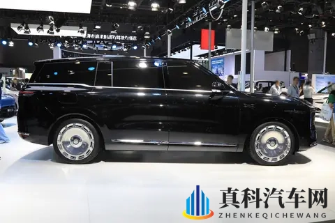 新车 搭载第二排吸顶屏_2+2+2式6座布局,智己LS9内饰官图发布-1