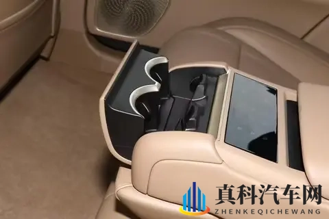 华为四激光雷达+增程、纯电双选,2026款阿维塔12试驾体验-3