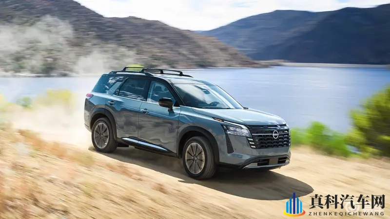 日产Pathfinder中期改款发布:更智能、更舒适-1