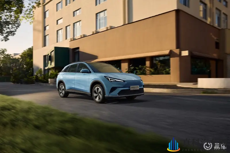 极狐阿尔法T5上市，以技术普惠重塑15万级SUV市场格局-1