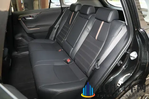 广汽丰田威兰达深度体验:家用 SUV 的刚需之选,短板也得认-1