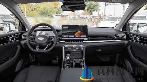 中国品牌家轿双雄对决，长安逸动凭什么稳坐“一哥”之位？-3