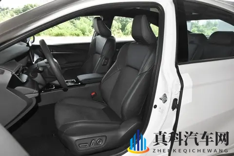 17万预算遇上凯美瑞和雅阁怎么选？同为日系有何差异？-1