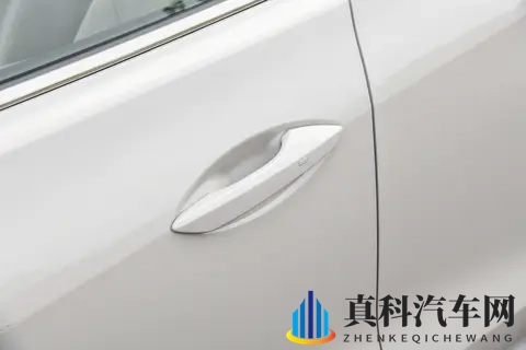 蓝电E5 PLUS：12万级SUV新标杆，适合全家人的高性价比之选-1