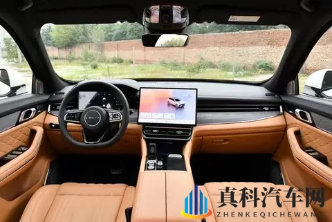 领克09四驱探索版:254马力+爱信8AT,配全时四驱,价格配置双杀-1