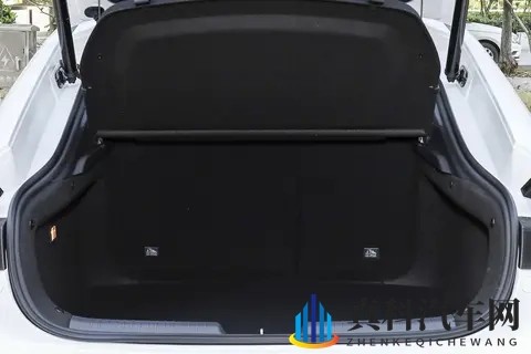 11 万级纯电 C 级车试驾体验：长安启源 A06 的那些实用亮点-1