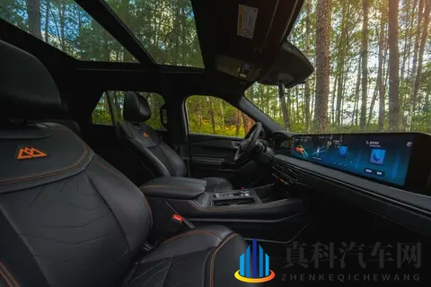 指导价3698万元,福特探险者昆仑穿越版上市-2