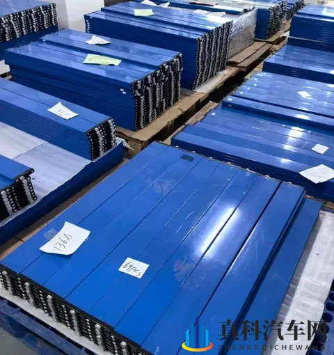 为什么比亚迪汉L用的是磷酸铁锂电池,而不是三元锂?-2