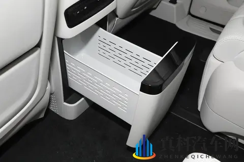 商务MPV的选车风向开始转变,26款岚图梦想家产品力值得一看-3