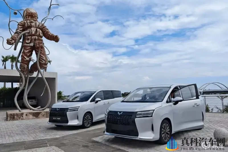 五菱星光730:全能家庭座驾,电滑门加持,出行新体验-1