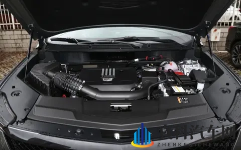 配置再升级，凯迪拉克XT5推出2026款新车，还是四款配置任你选-3