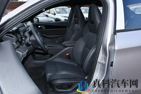 领克03 2026款 15TD DCT Plus:均衡实力与实用体验-1