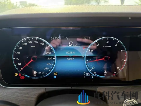 21款奔驰E300L：5万公里，豪华座驾2899万，商务精英之选-2