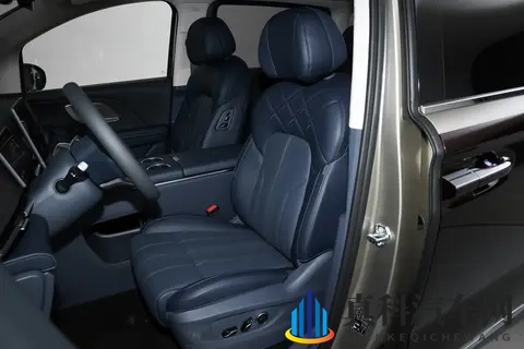 26款岚图梦想家 PHEV 乾崑Ultra车型的体验如何？-2