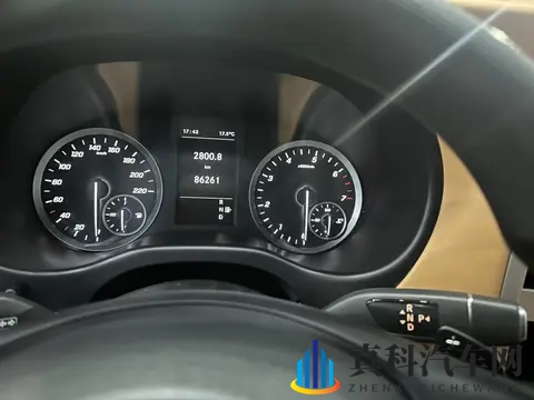 18万多拿下奔驰威霆,宜商宜家的MPV之选?-3