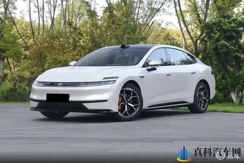 建议看小鹏MONA M03的朋友，先看看长安启源A06-1