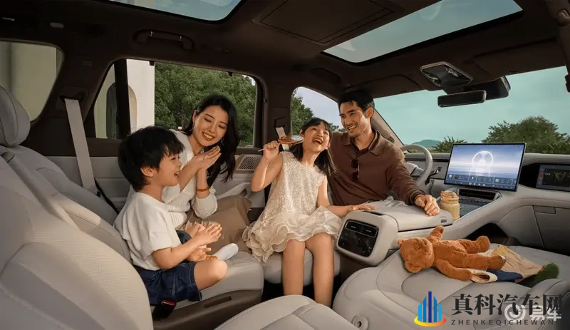 腾势N8L上市：29.98万元起，大六座重新定义家庭豪华-1